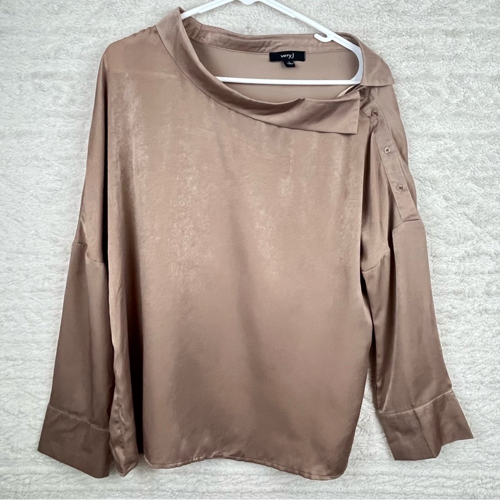 VERY J Unique Collared Shimmery Blouse Shoulder Buttons Large Funnel Neck